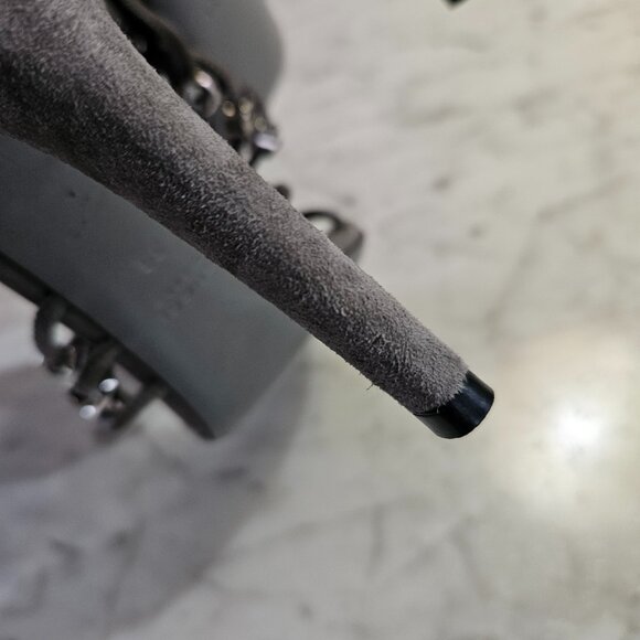 Gucci // grey suede heels - Picture 4 of 10
